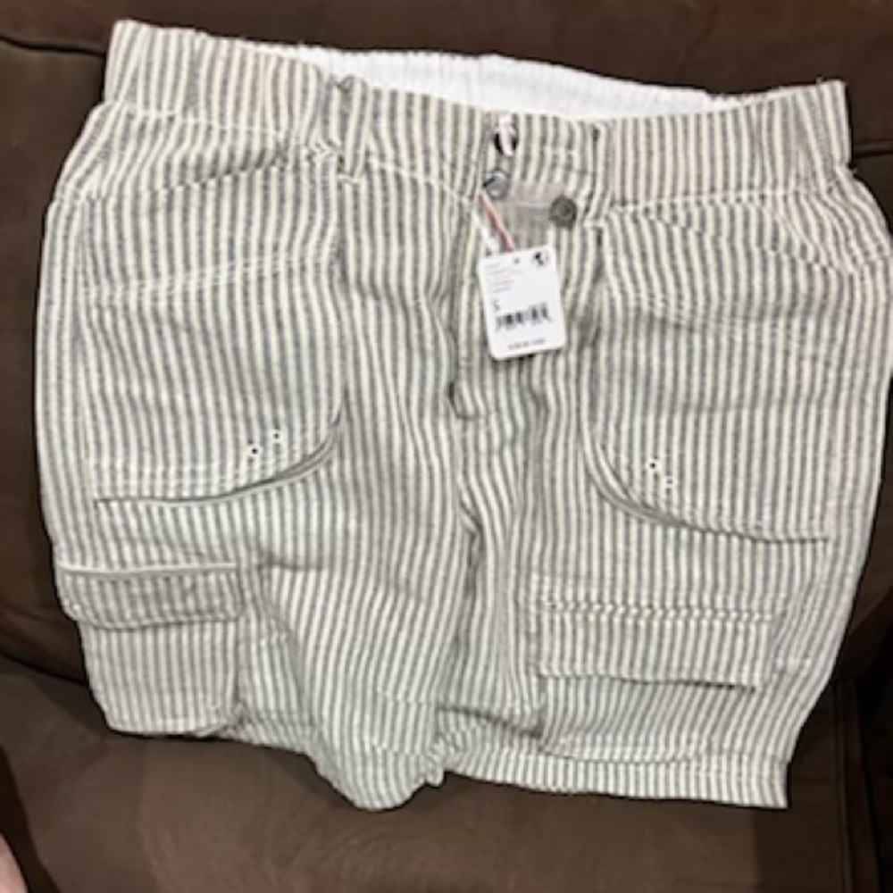Never worn cayman cargo shorts